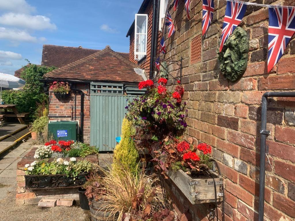 Rose And Crown B&B Burwash Exterior photo